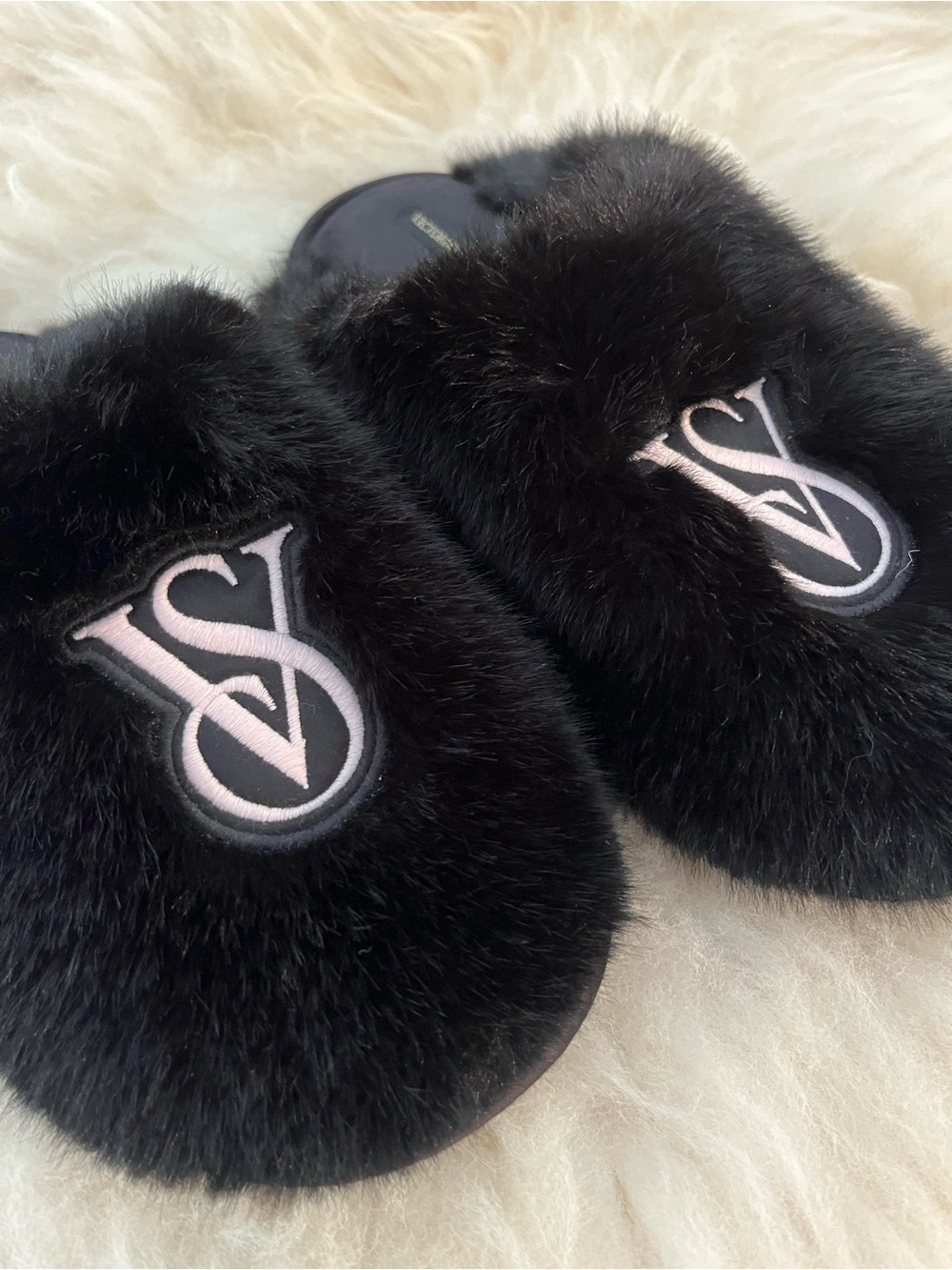 NWOT Victoria's Secret Black Faux Fur Slides/Slippers